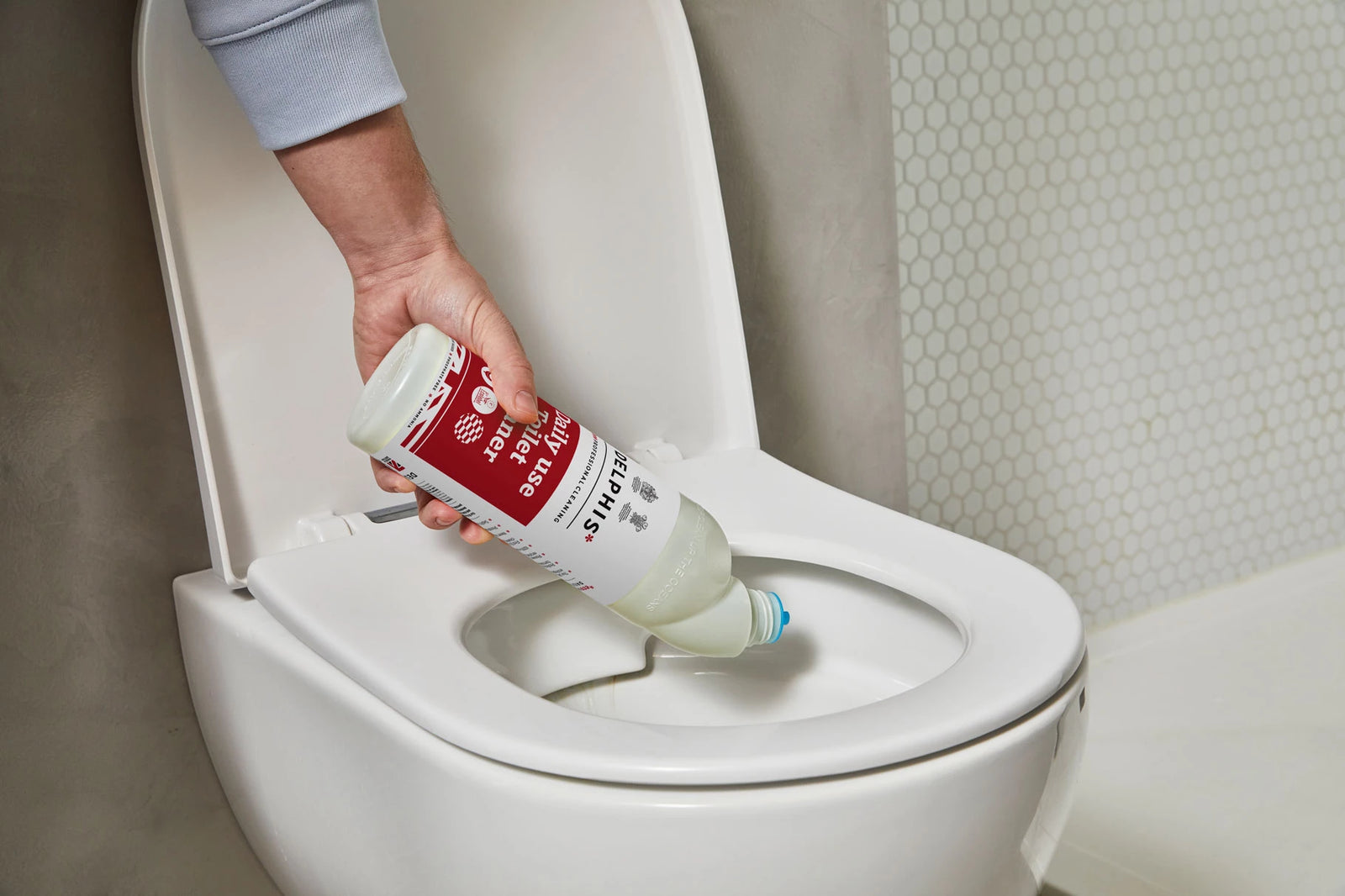 Eco-Friendly Commercial Washroom Cleaner